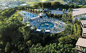 Botanical Pool Club